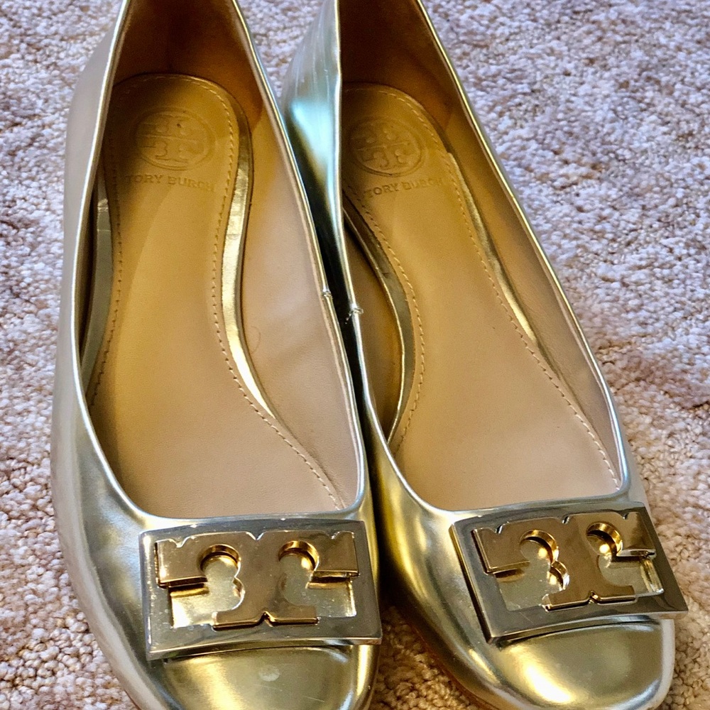 Tory Burch rounded toe metallic flat size 5